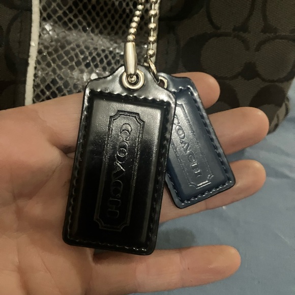 A brand new tags on classic coach purse you can't buy these best offer - Picture 3 of 3